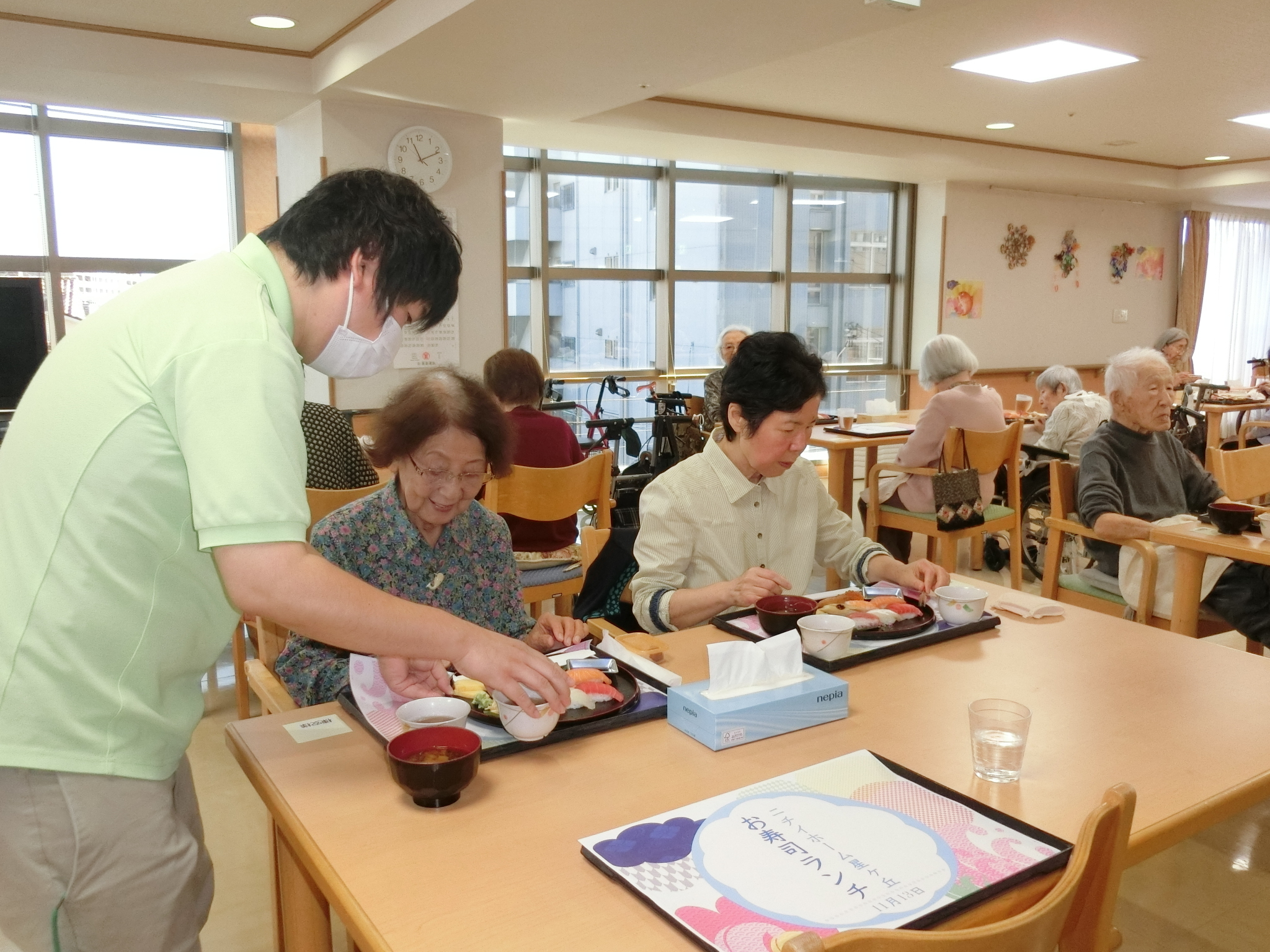 お寿司ランチ-4　ニチイホーム星ヶ丘