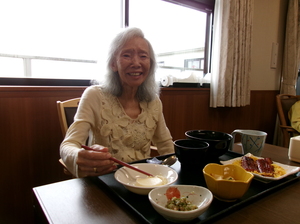 ニチイホーム北浦和　誕生日祝いの特別食