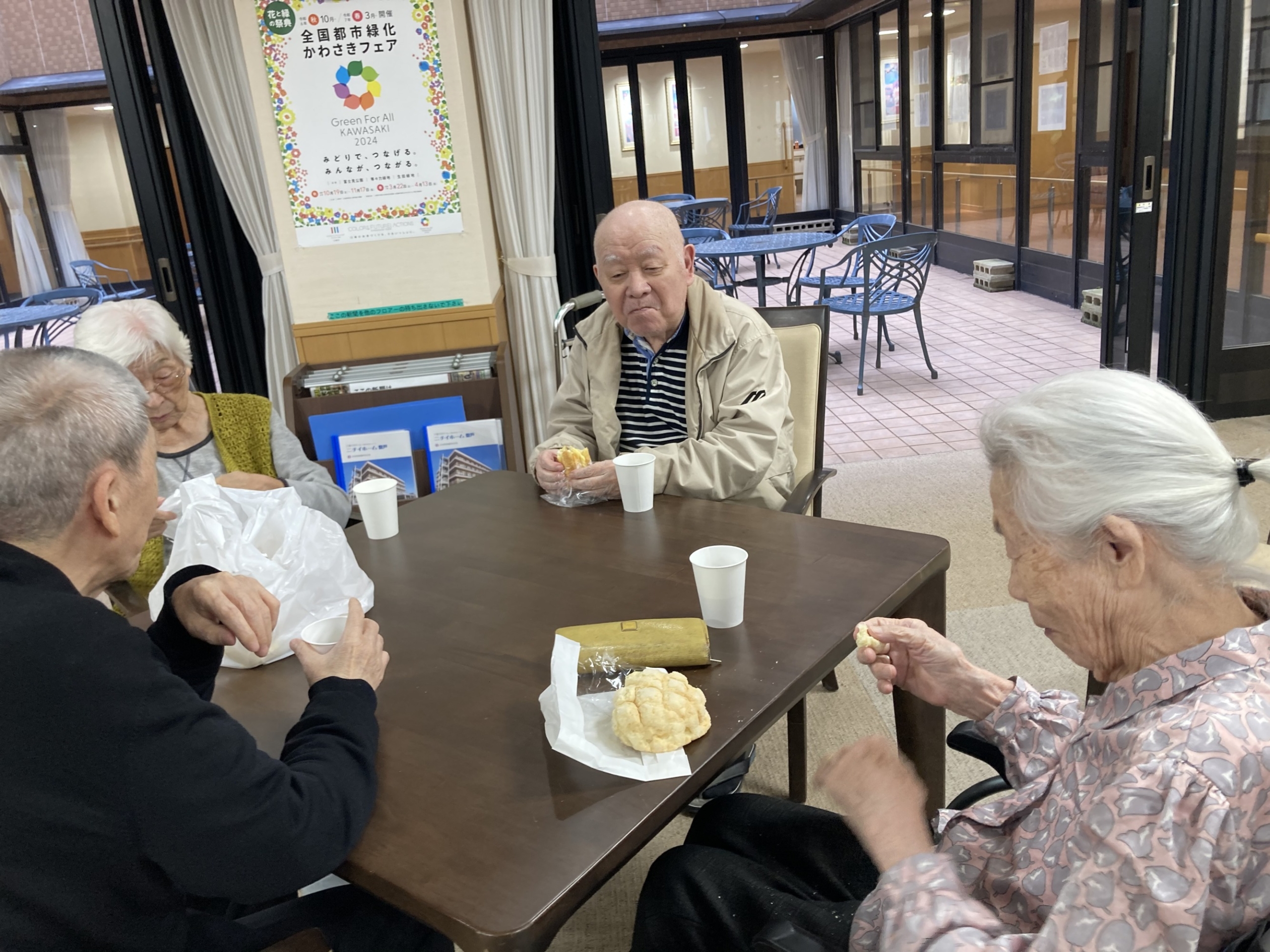 出張パン屋さんがやってきた-4　ニチイホーム登戸