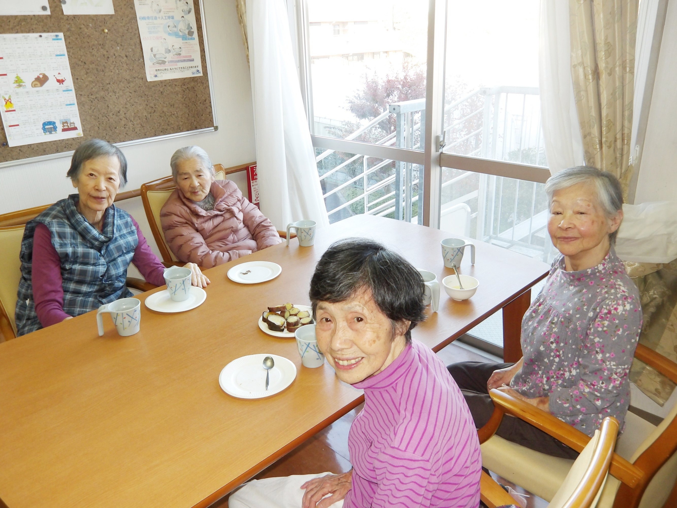 焼き芋試食会-5　ニチイホーム東府中