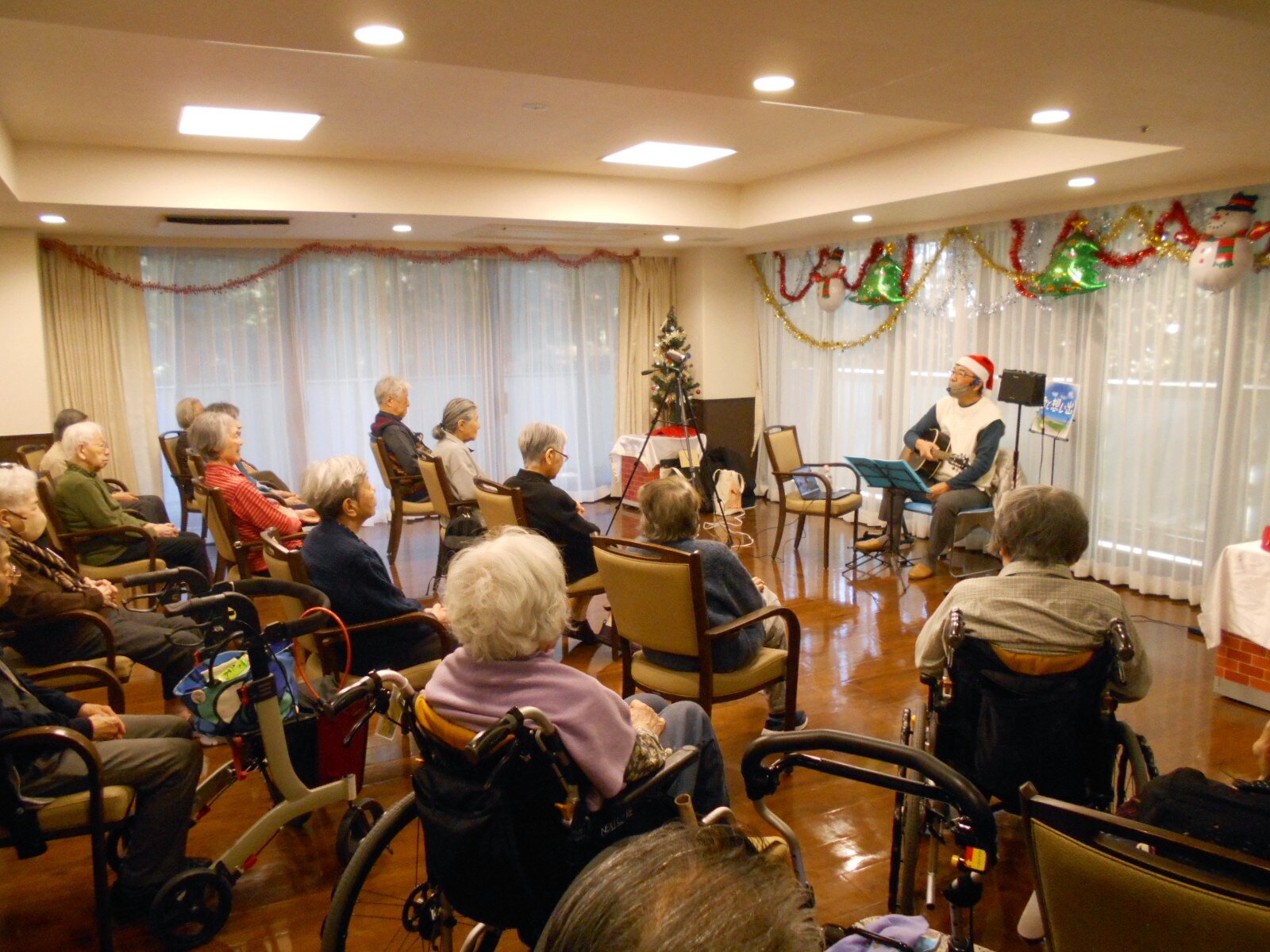 クリスマス演奏会-2　ニチイホーム江古田の杜