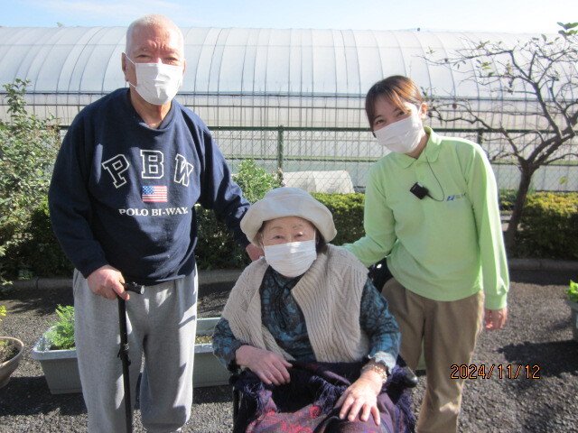 お散歩-1　ニチイホーム東府中