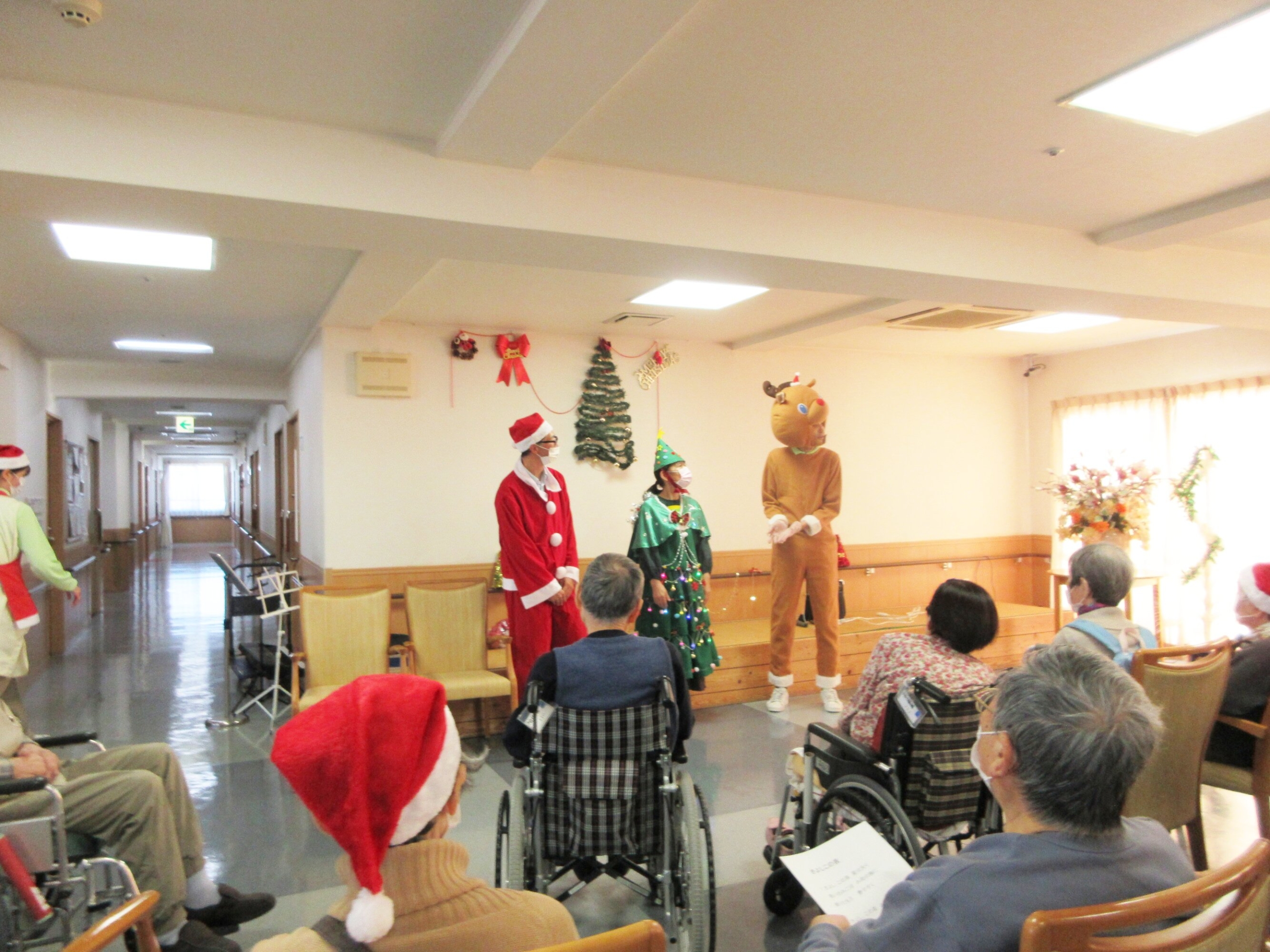 トーンチャイム発表会・クリスマス会-4　ニチイホーム稲城