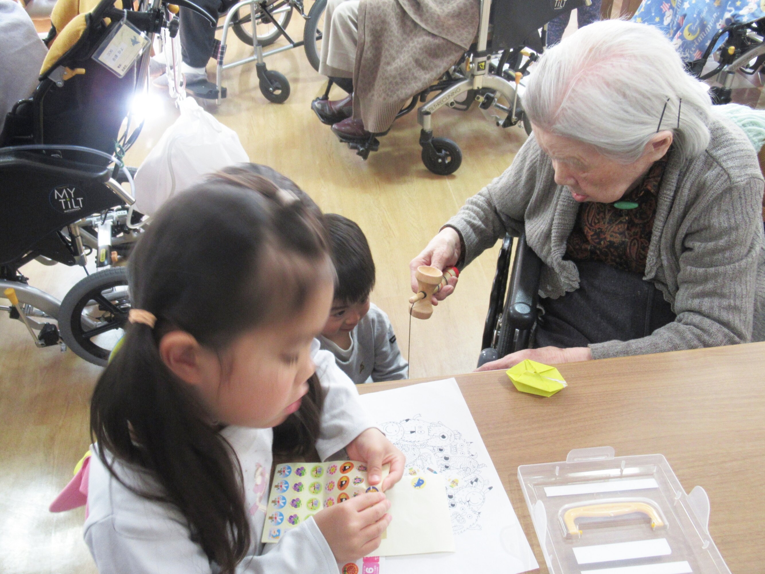 保育園児との交流会-3　ニチイホーム中野南台