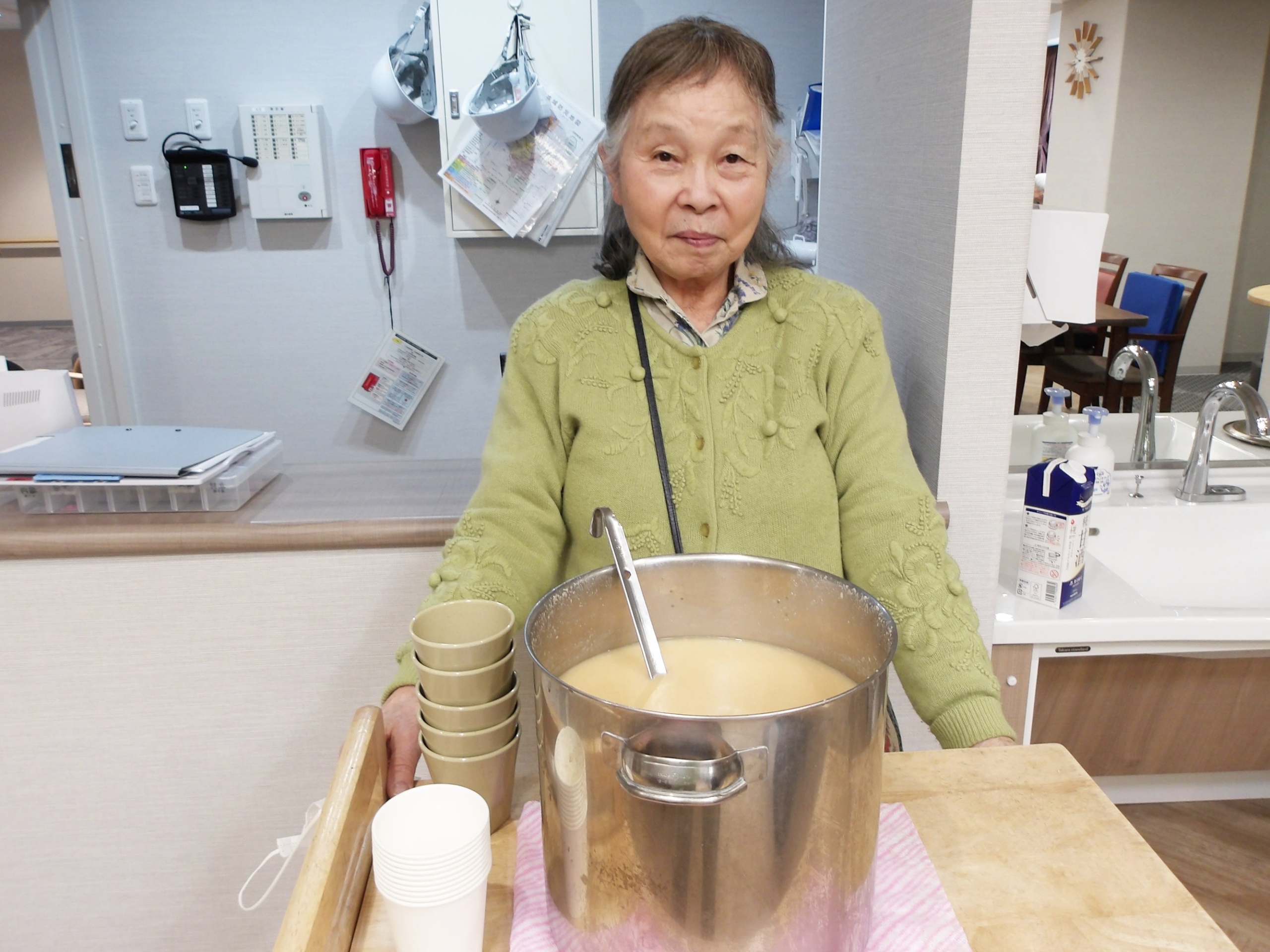 甘酒でほっこり-1　ニチイホーム野方