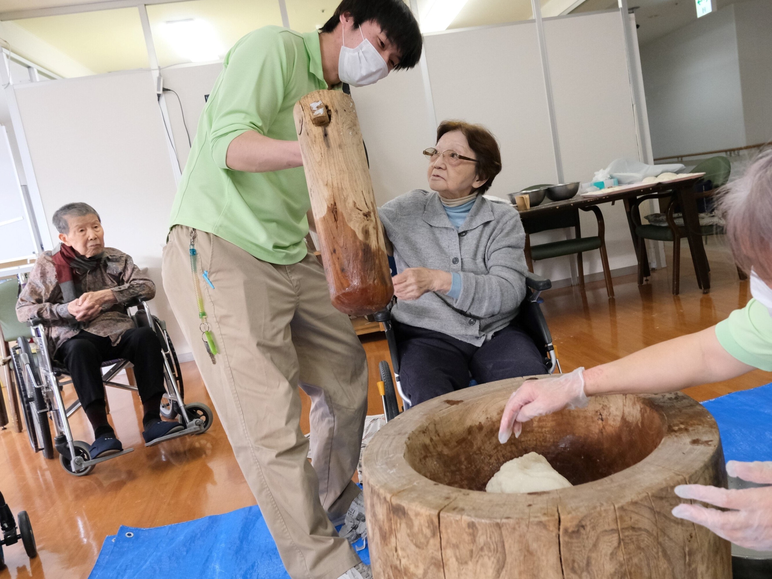 毎年恒例　餅つき-4　ニチイホーム王禅寺