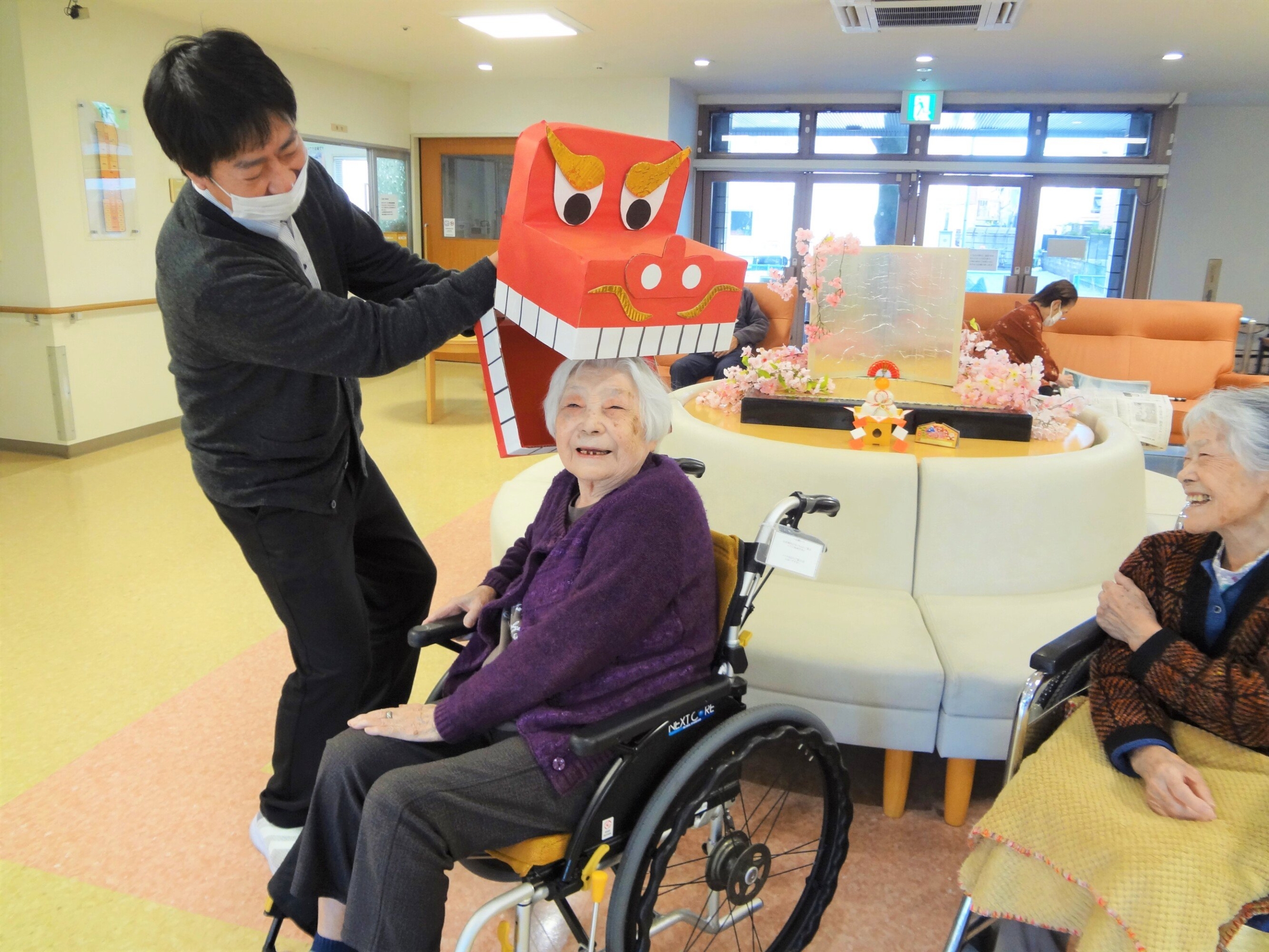 新年会-1　ニチイホーム鷺沼南