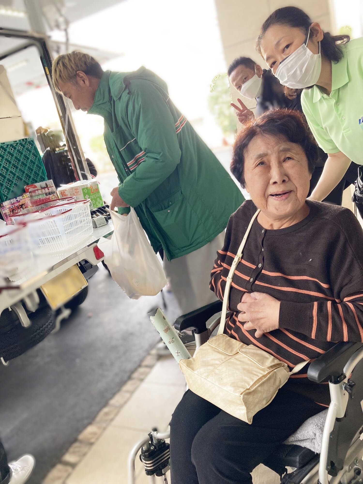 移動販売車がやってきた-2　ニチイホーム不動前