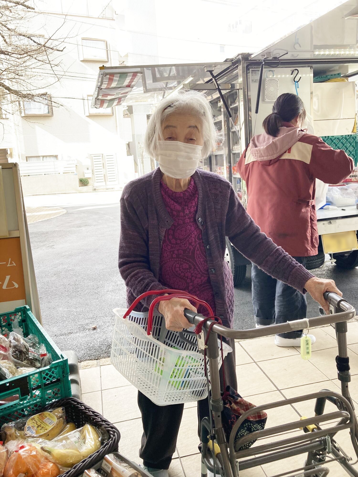 移動販売車がやってきた-3　ニチイホーム不動前