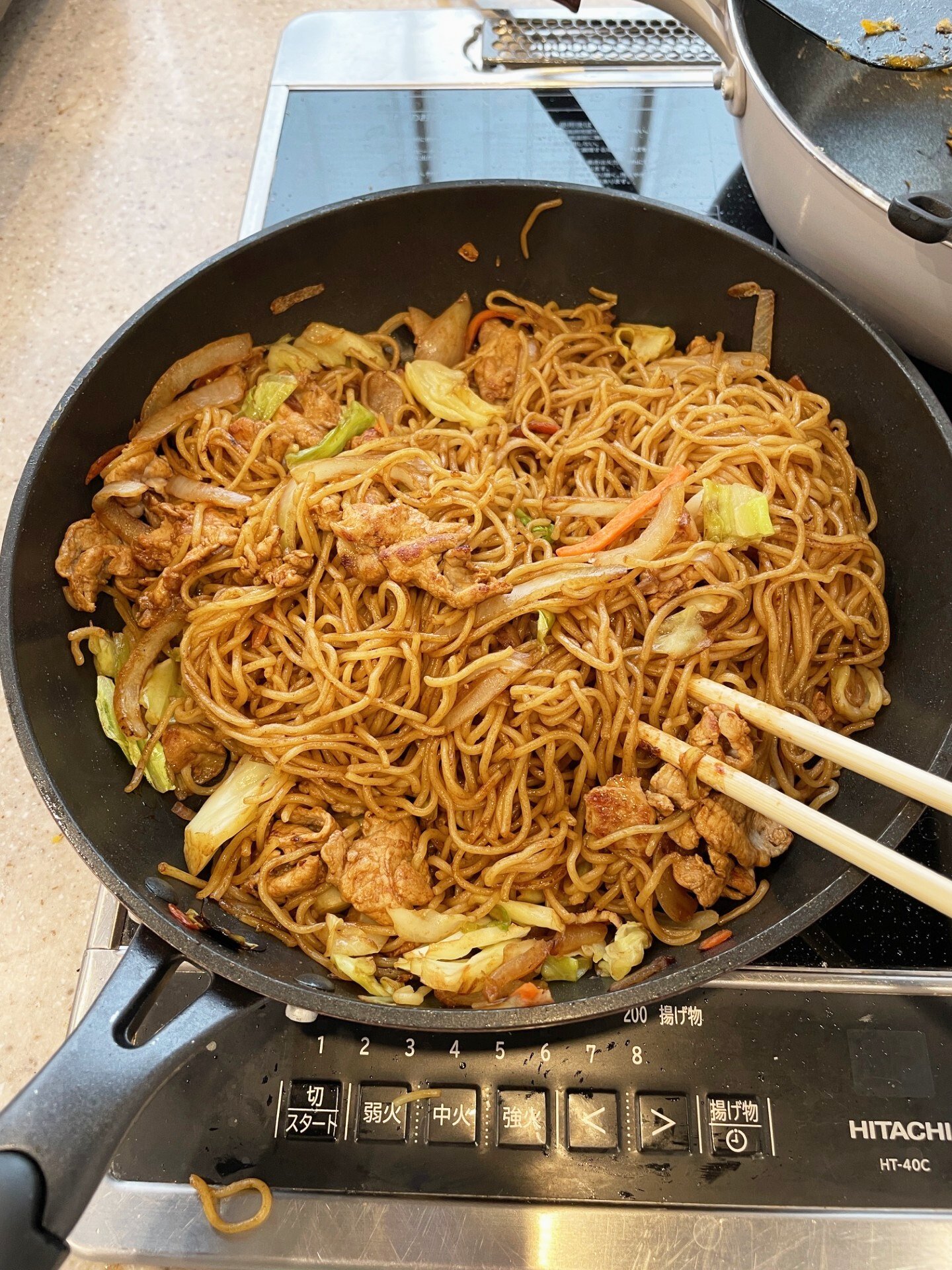 焼きそば作り-4　ニチイホーム杉並松庵